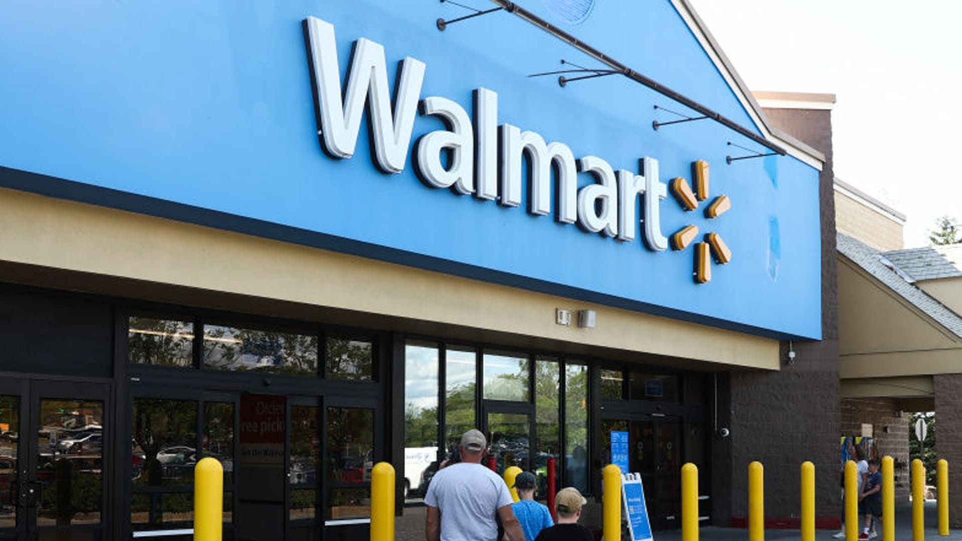 Walmart s Joyspun 3 Piece Travel Pajama Set Is A Must Have Parade